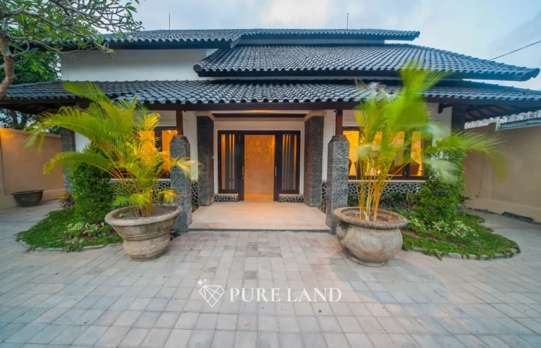 4BR Luxurious Villa in Kerobokan