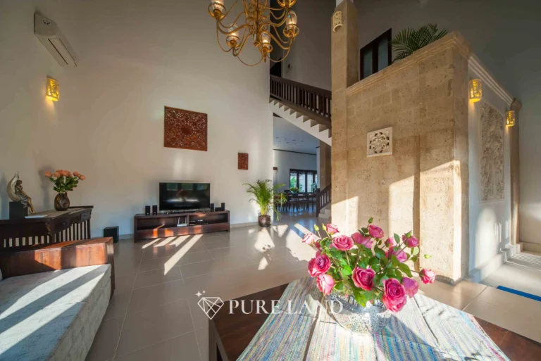 4BR Luxurious Villa in Kerobokan