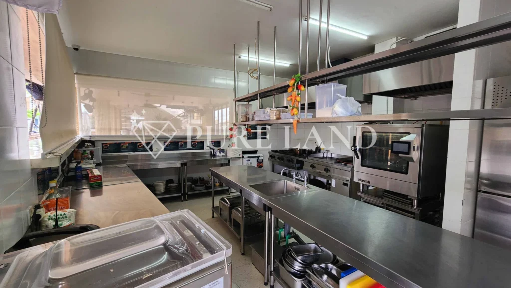 LR01004b Strategic Commerce Space in Batu Mejan Canggu