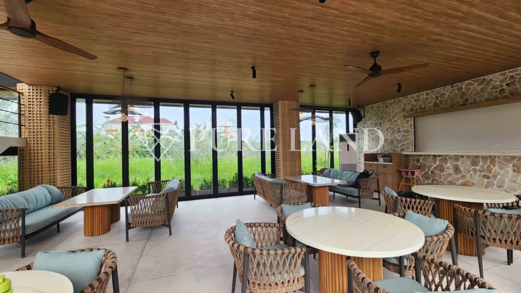 LR01004b Strategic Commerce Space in Batu Mejan Canggu