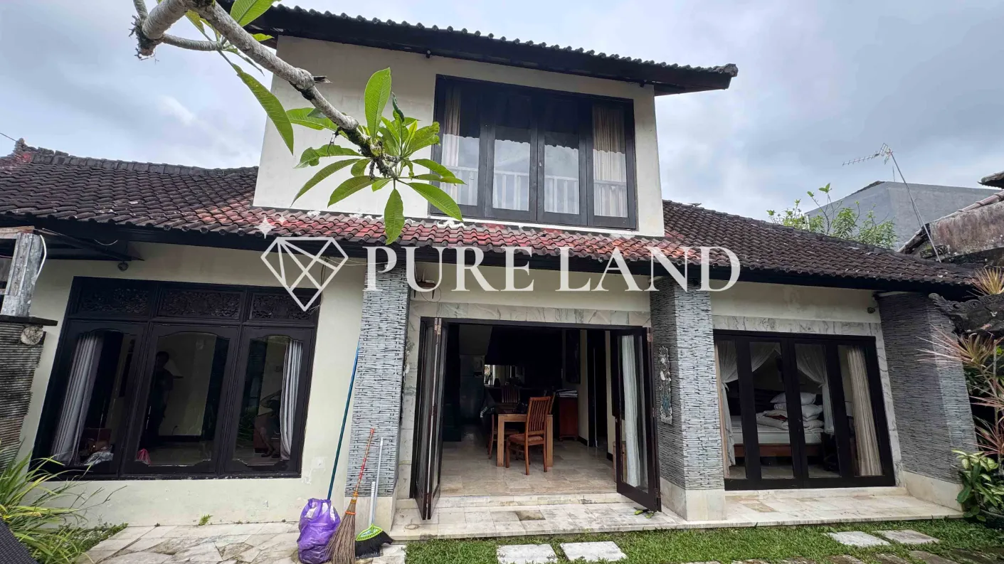 FB05002 3BR Charming Villa in Sayan