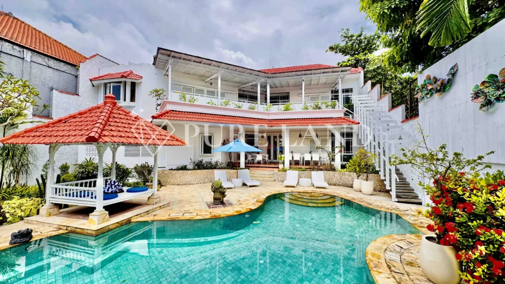 LR15001 Luxurious 4BR Emerald Villa in Nusa Dua