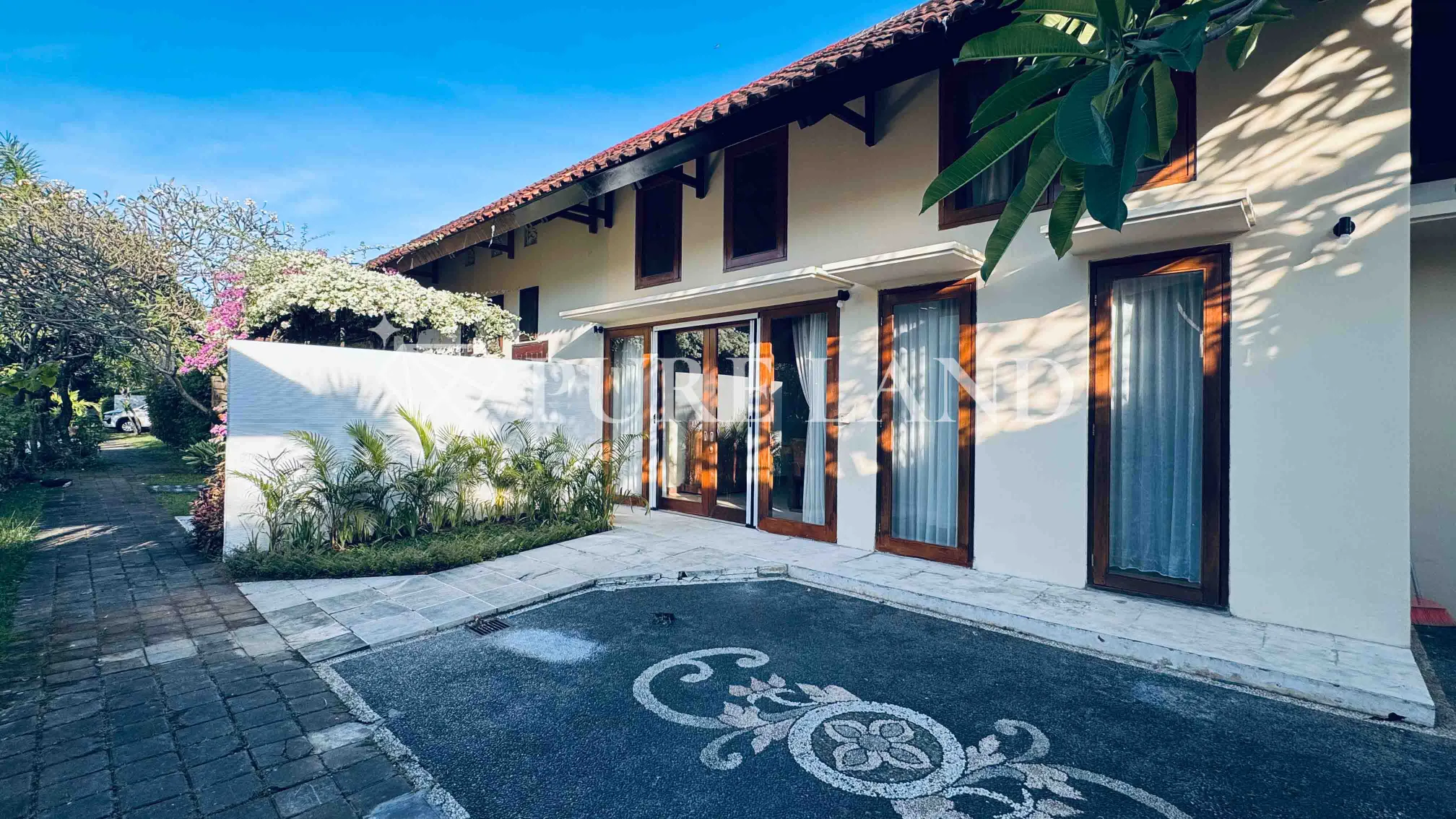 LR03010 2BR Spacious Villa in Sanur