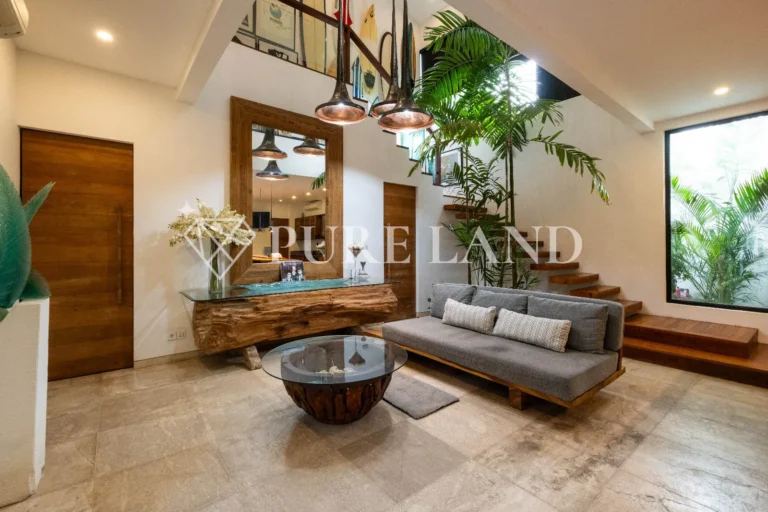 LR01012 Stylish & Luxurious Villa in Batu Mejan Canggu