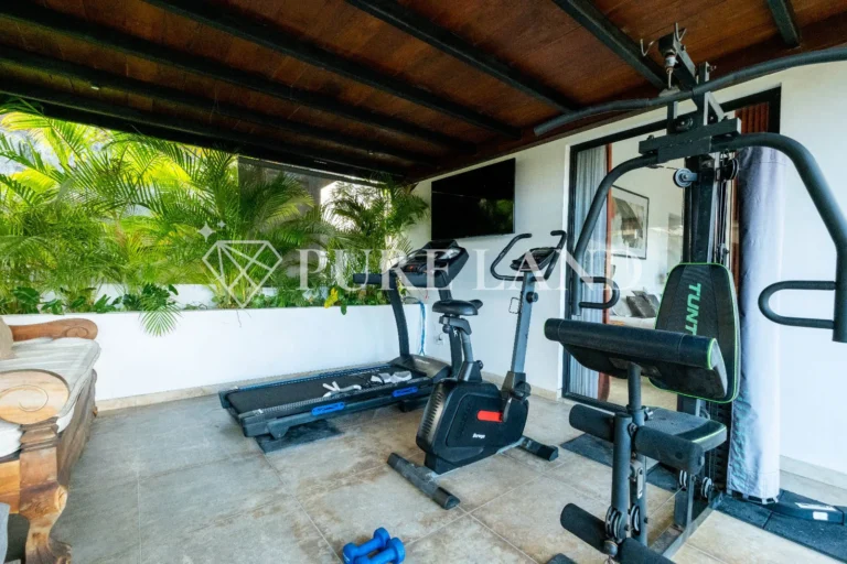 LR01012 Stylish & Luxurious Villa in Batu Mejan Canggu