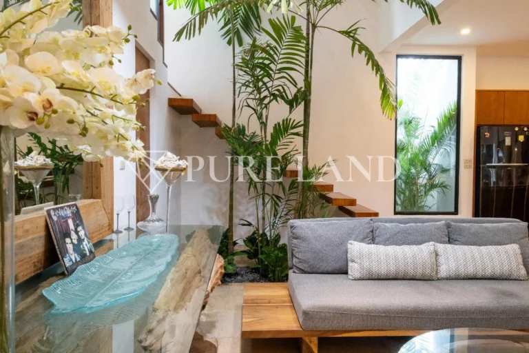 LR01012 Stylish & Luxurious Villa in Batu Mejan Canggu