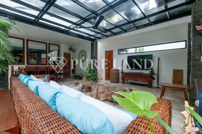 LR01012 Stylish & Luxurious Villa in Batu Mejan Canggu