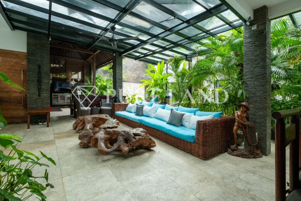 LR01012 Stylish & Luxurious Villa in Batu Mejan Canggu