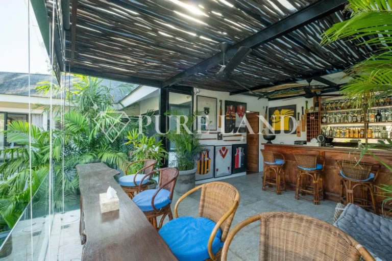 LR01012 Stylish & Luxurious Villa in Batu Mejan Canggu