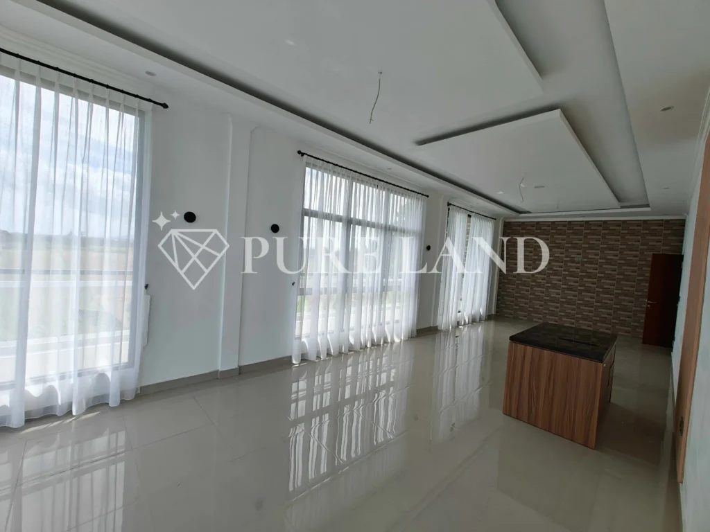 LR18001 4BR Spacious Villa near Nuanu, Tabanan