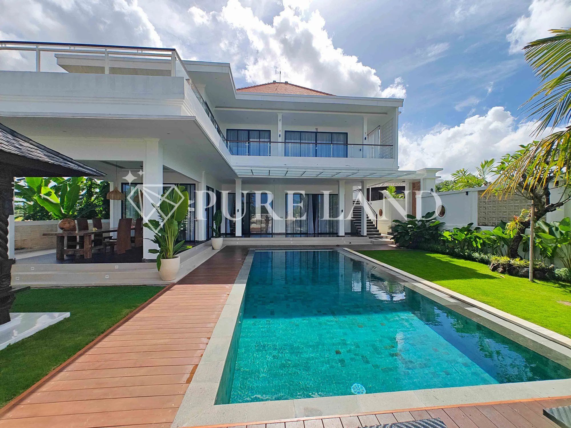 LR18001 4BR Spacious Villa near Nuanu, Tabanan