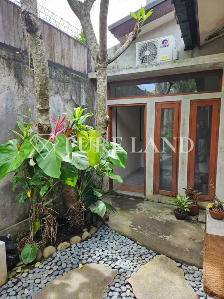 FB01003 1+1BR Cozy House in Canggu
