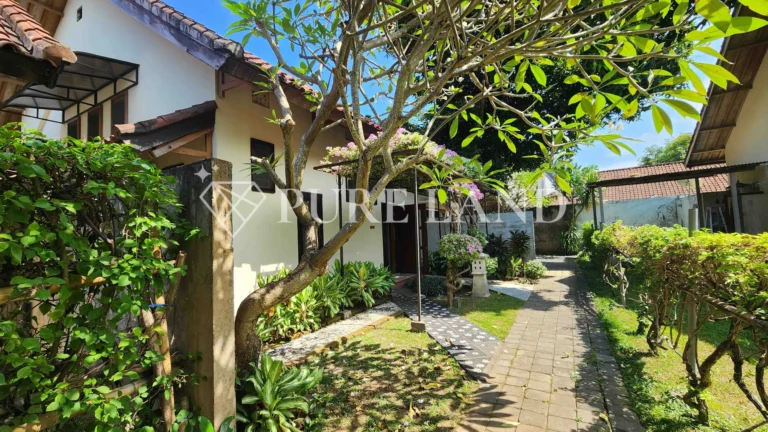 LR03011 1BR Villa in Quiet Sanur Townhouse