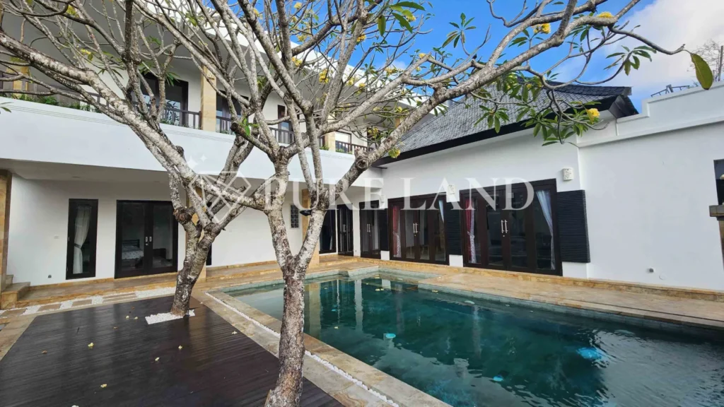 FB14002 4BR Luxury Residence Near the Airport