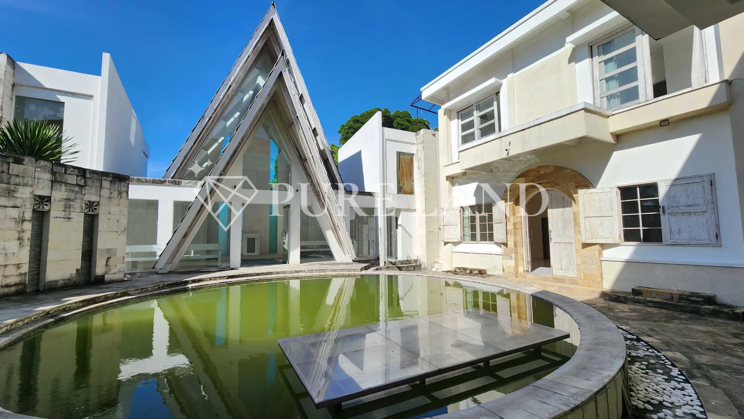 FB14001 1000m2 Strategic Commerce Building in Kuta