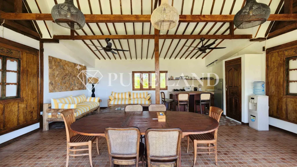 LB21001 5 Bedrooms Ocean View Villa in Nusa Penida