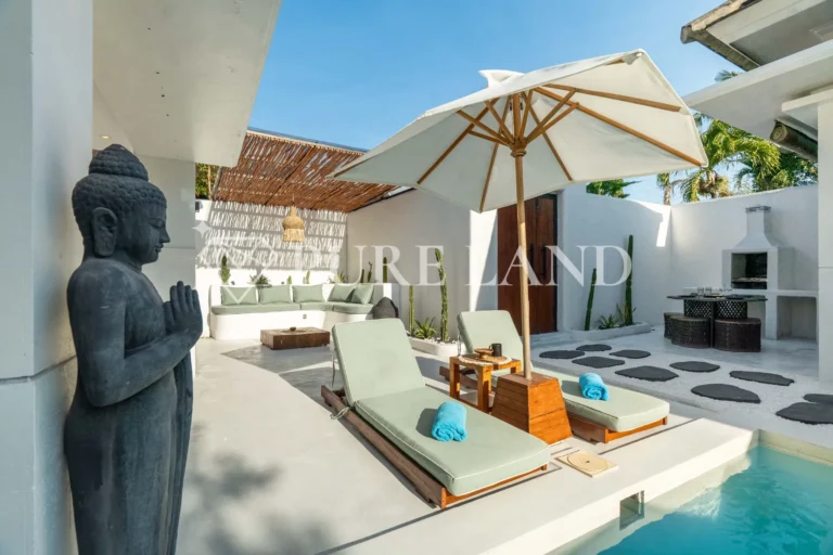 LR01014 Elegant 2 Bedroom Villa in Padonan
