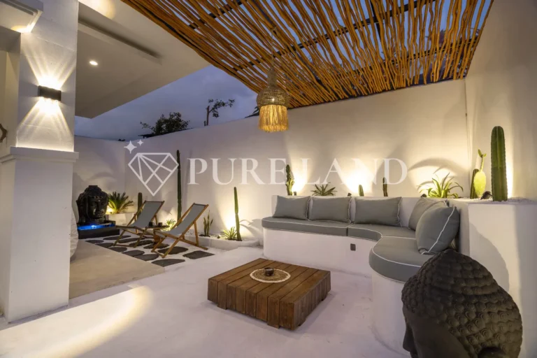 LR01014 Elegant 2 Bedroom Villa in Padonan
