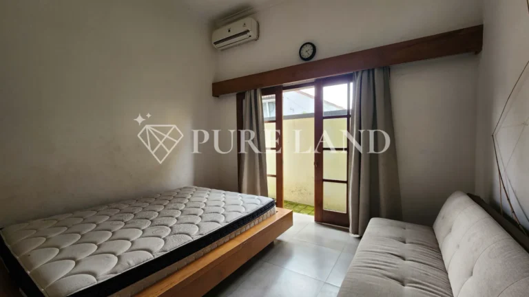 LR02010 3BR Spacious House in Kerobokan