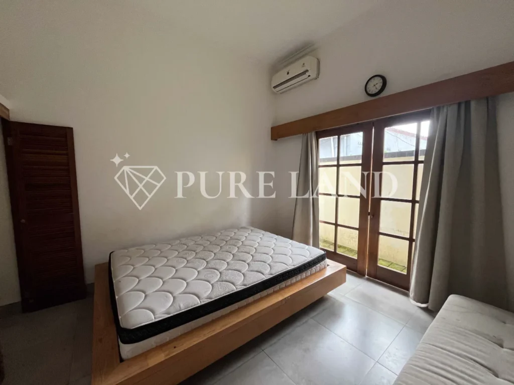 LR02010 3BR Spacious House in Kerobokan
