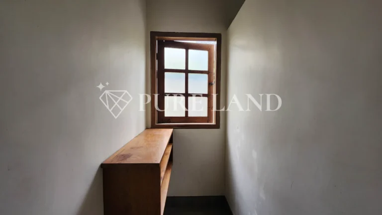 LR02010 3BR Spacious House in Kerobokan
