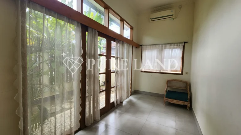 LR02010 3BR Spacious House in Kerobokan