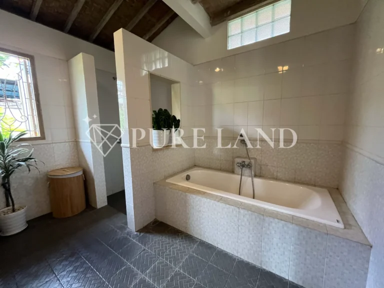 LR05006 2BR Cozy Loft-Style House in Ubud
