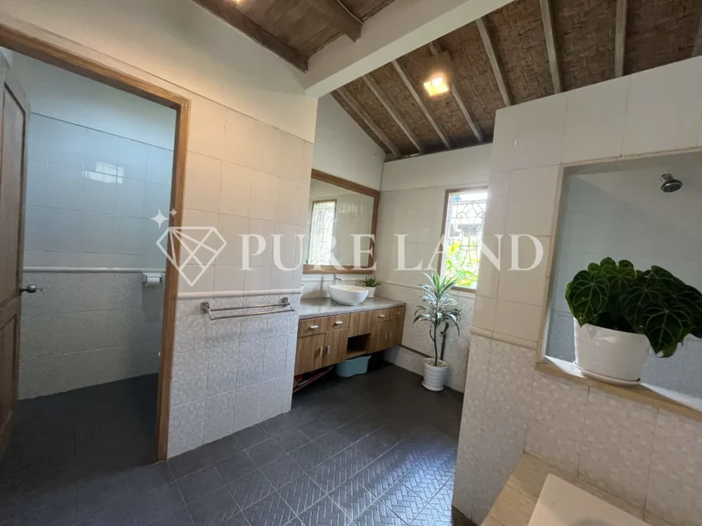 LR05006 2BR Cozy Loft-Style House in Ubud