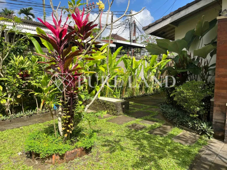 LR05006 2BR Cozy Loft-Style House in Ubud
