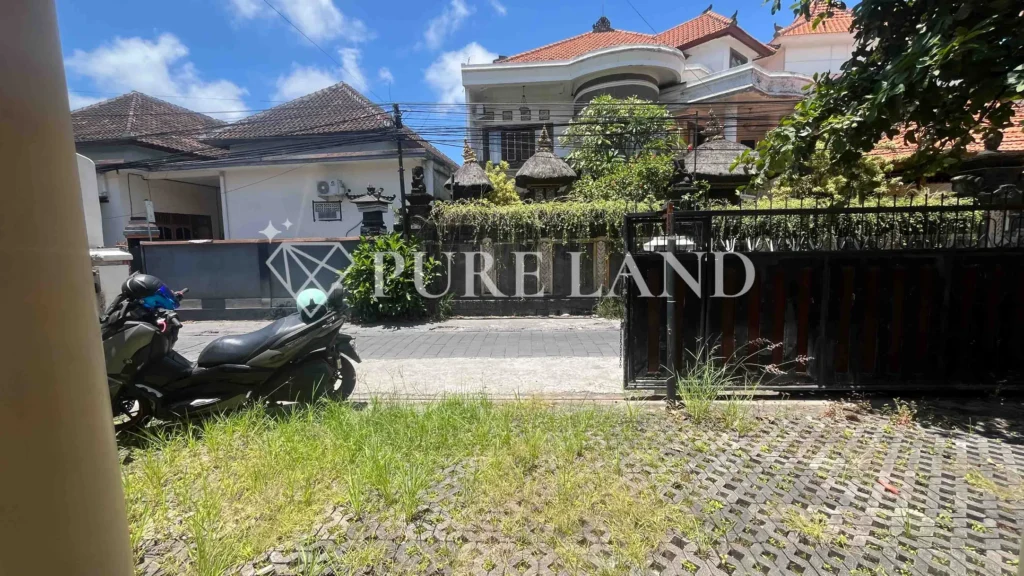 FB09005 4BR Rumah Cantik di Pemogan