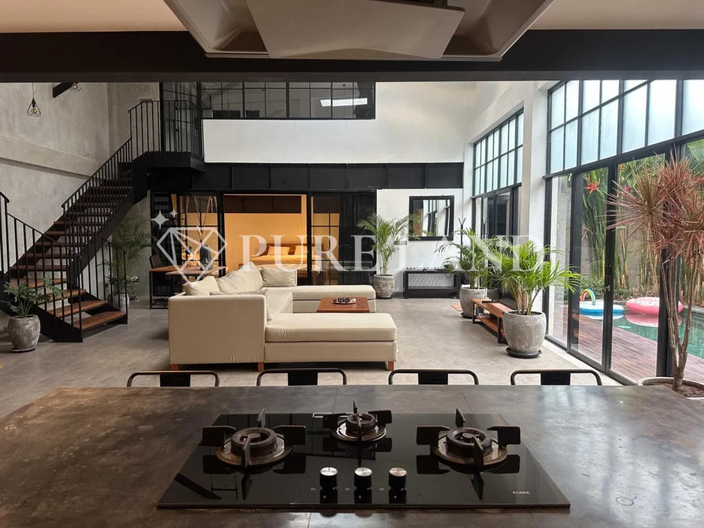LB01007 3BR Classy Loft Villa in Central Canggu