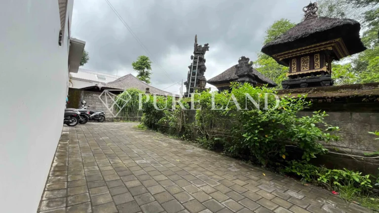 LB18001 2BR Enchanting Villa in Kedungu Beach