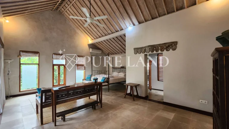 LB18001 2BR Enchanting Villa in Kedungu Beach