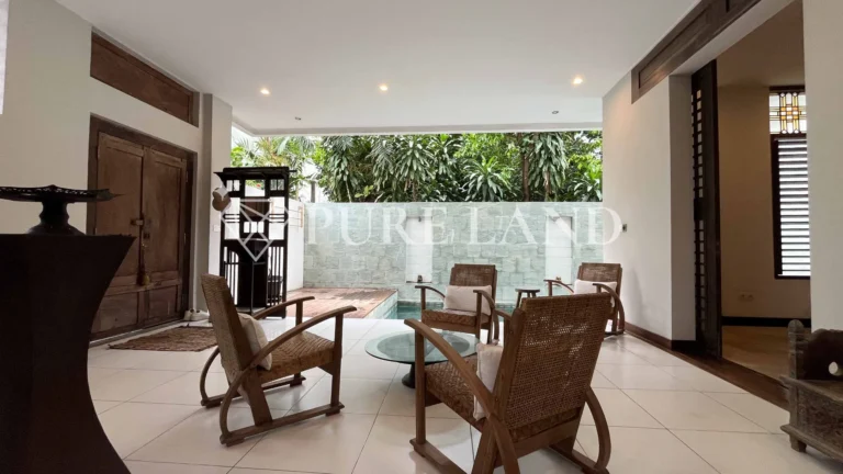 LB18001 2BR Enchanting Villa in Kedungu Beach