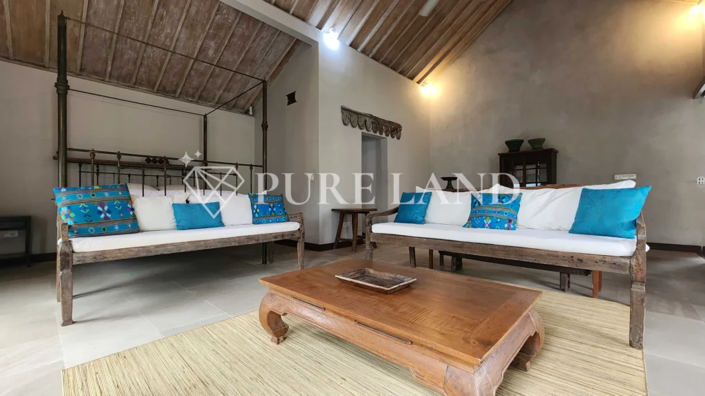 LB18001 2BR Enchanting Villa in Kedungu Beach