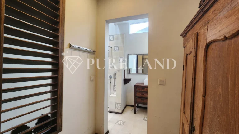 LB18001 2BR Enchanting Villa in Kedungu Beach