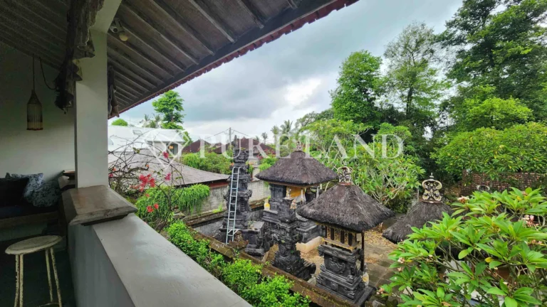 LB18001 2BR Enchanting Villa in Kedungu Beach