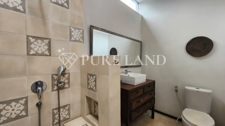 LB18001 2BR Enchanting Villa in Kedungu Beach