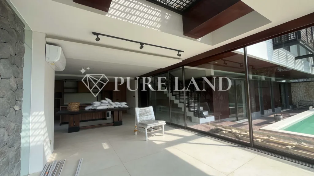 FB01004 5BR Luxury Investment in Central Canggu