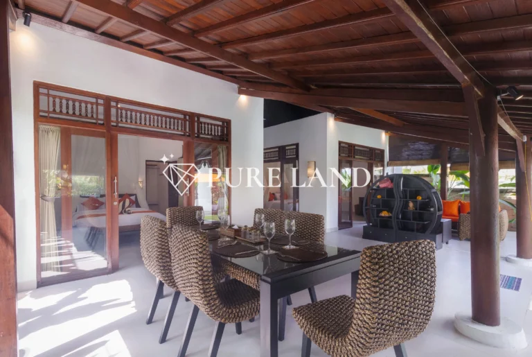 villa-kanae---dining-area-1