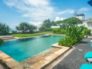 4BR Beachfront Paradise in Ketewel