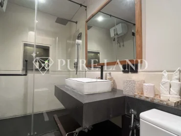 FB01004 5BR Luxury Investment in Central Canggu