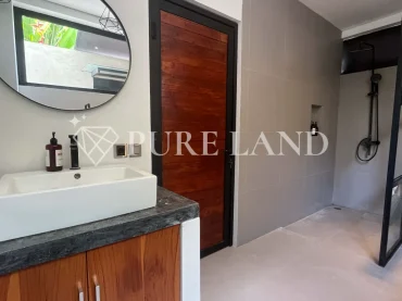 FB01004 5BR Luxury Investment in Central Canggu