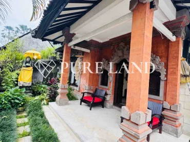 FB05002 3BR Charming Villa in Sayan