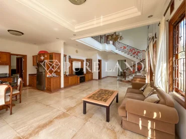 FB09004 5BR Luxurious House in North Sanur