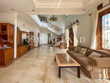 FB09004 5BR Luxurious House in North Sanur