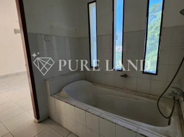 FB14001 1000m2 Strategic Commerce Building in Kuta