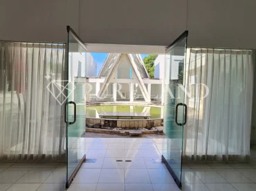 FB14001 1000m2 Strategic Commerce Building in Kuta