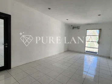 FB14001 1000m2 Strategic Commerce Building in Kuta