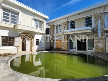 FB14001 1000m2 Strategic Commerce Building in Kuta